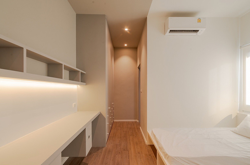 House with Shared Pool in Srinakarin 